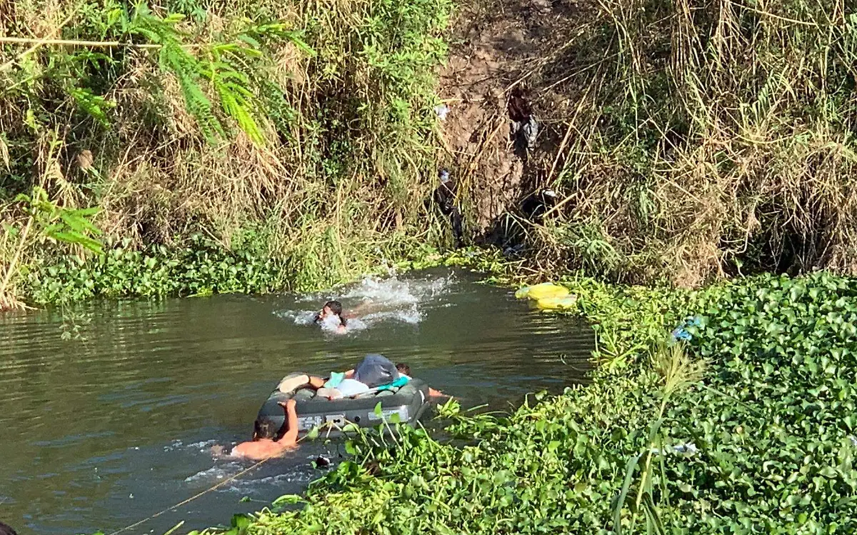 Detienen a migrantes tras cruzar ilegalmente el río Bravo 